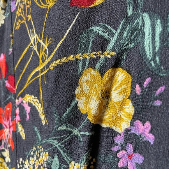 Floral blouse size Small - Picture 6 of 6